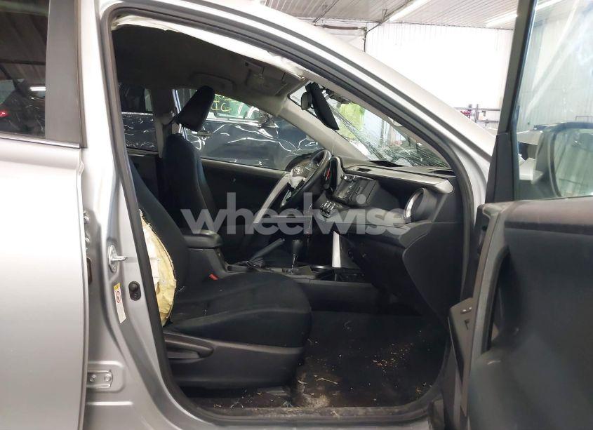 Photo 5 of 2017 Toyota Rav4 LE (VIN 2T3BFREV2HW638757)