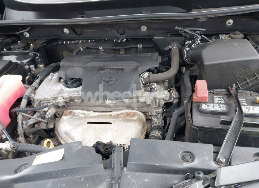 Photo 10 of 2018 Toyota Rav4 LE (VIN 2T3BFREV2JW737696)