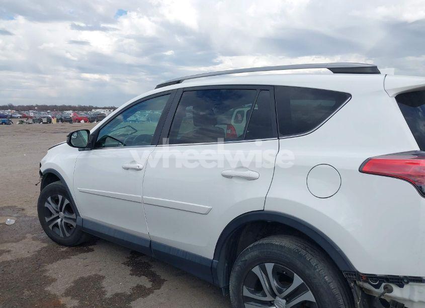Photo 14 of 2018 Toyota Rav4 LE (VIN 2T3BFREV2JW755857)