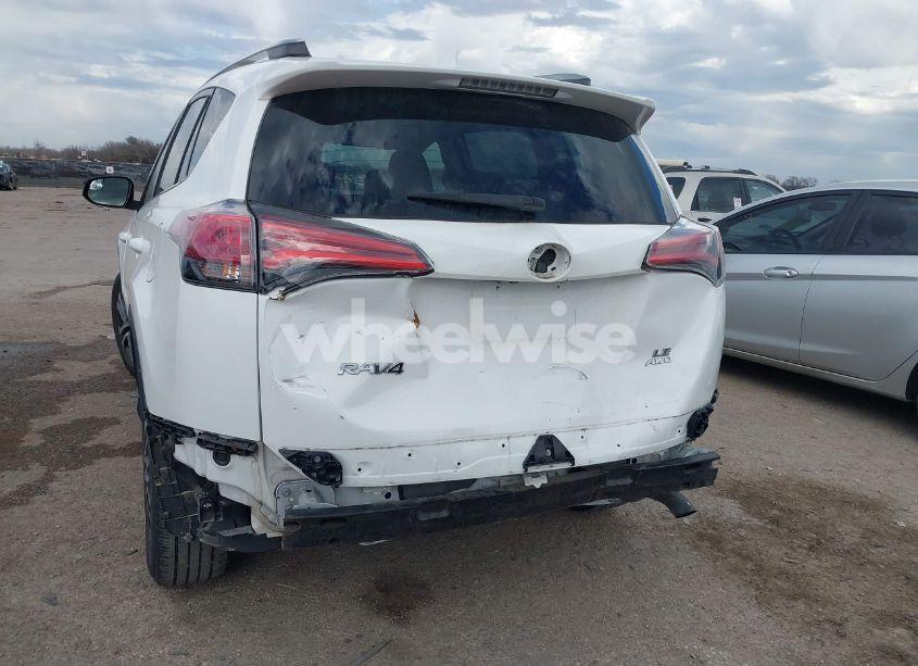 Photo 17 of 2018 Toyota Rav4 LE (VIN 2T3BFREV2JW755857)