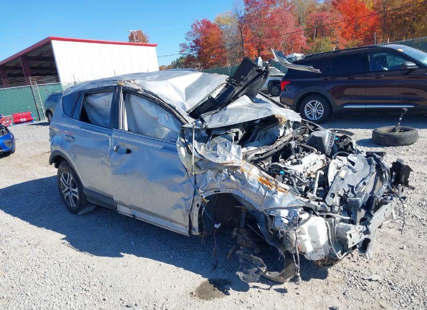 2018 Toyota Rav4 LE (VIN 2T3BFREV2JW771752) main photo