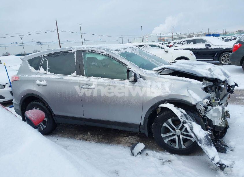 Photo 13 of 2018 Toyota Rav4 LE (VIN 2T3BFREV2JW783951)