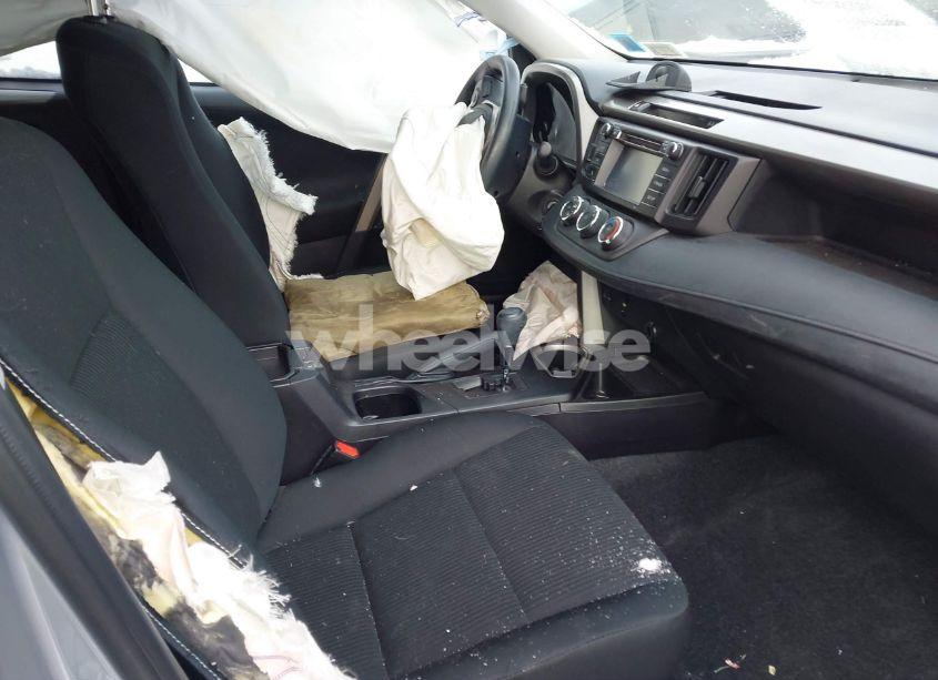 Photo 5 of 2018 Toyota Rav4 LE (VIN 2T3BFREV2JW783951)