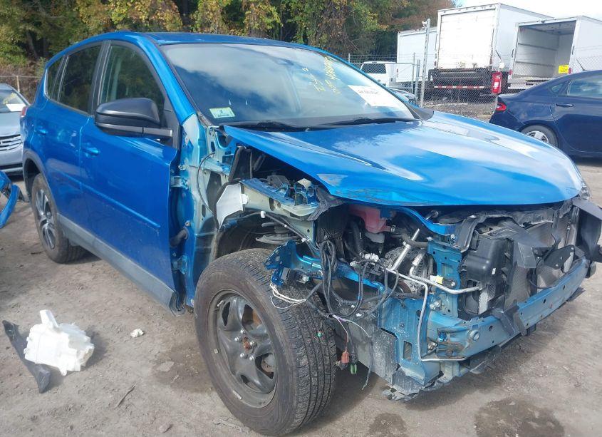 2018 Toyota Rav4 LE (VIN 2T3BFREV2JW828175) main photo