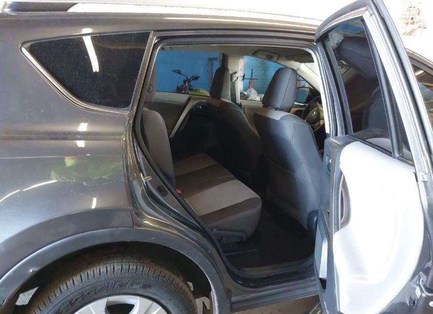 Photo 8 of 2013 Toyota Rav4 LE (VIN 2T3BFREV3DW118626)