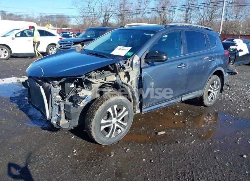 Photo 2 of 2014 Toyota Rav4 LE (VIN 2T3BFREV3EW129773)