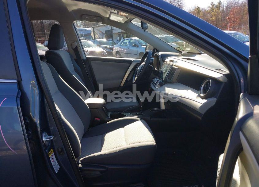 Photo 5 of 2014 Toyota Rav4 LE (VIN 2T3BFREV3EW129773)