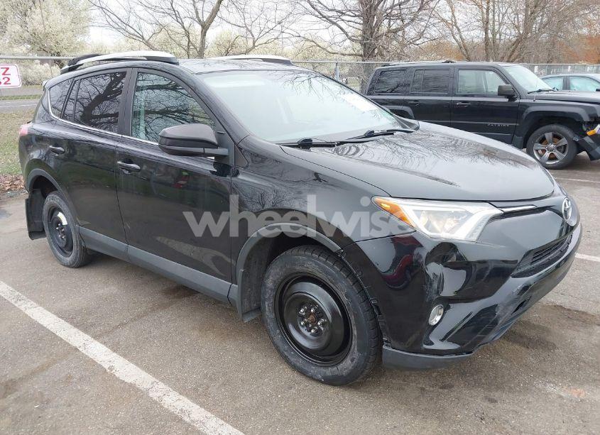 2016 Toyota Rav4 LE (VIN 2T3BFREV3GW447802) main photo