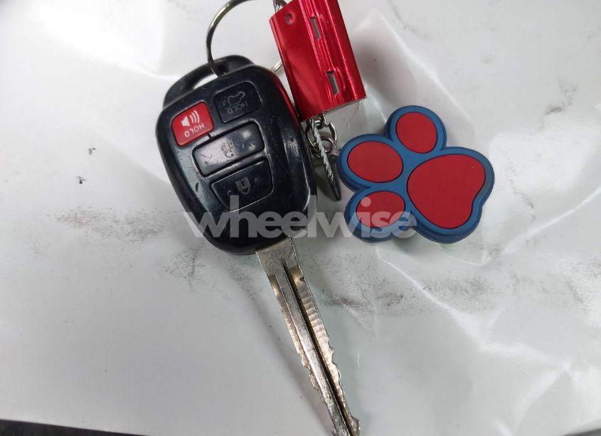 Photo 11 of 2016 Toyota Rav4 LE (VIN 2T3BFREV3GW447802)