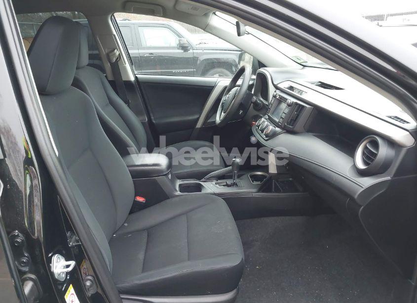 Photo 5 of 2016 Toyota Rav4 LE (VIN 2T3BFREV3GW447802)