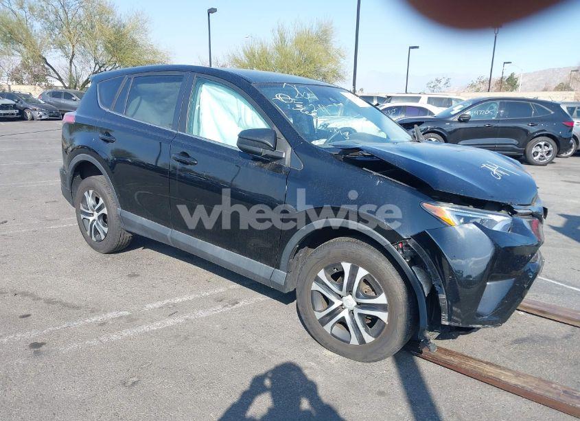 2018 Toyota Rav4 LE (VIN 2T3BFREV3JW792416) main photo