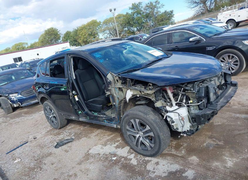 2018 Toyota Rav4 LE (VIN 2T3BFREV3JW805956) main photo