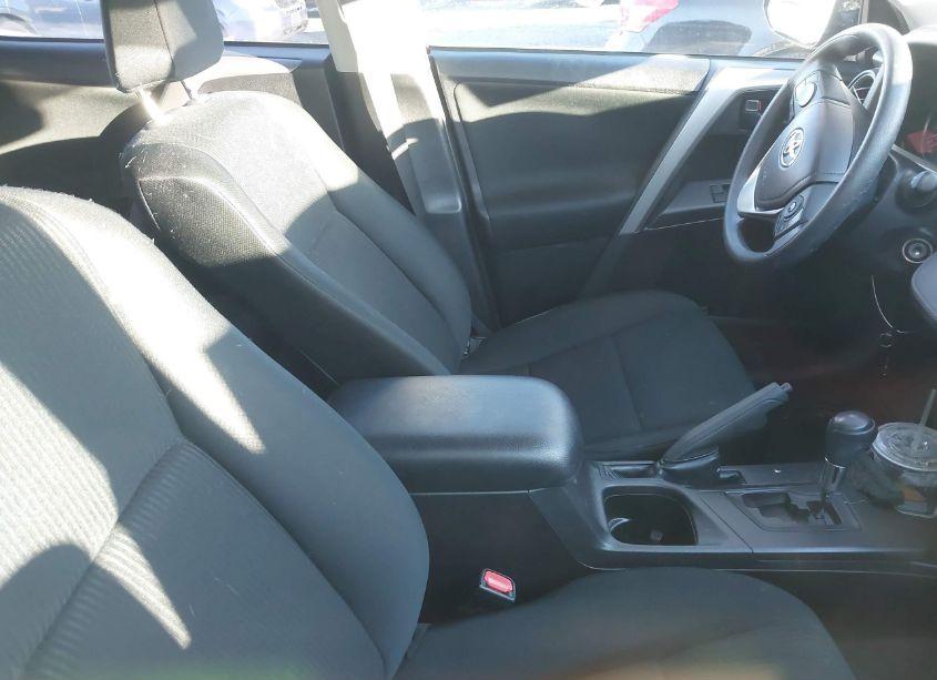 Photo 5 of 2018 Toyota Rav4 LE (VIN 2T3BFREV3JW823728)