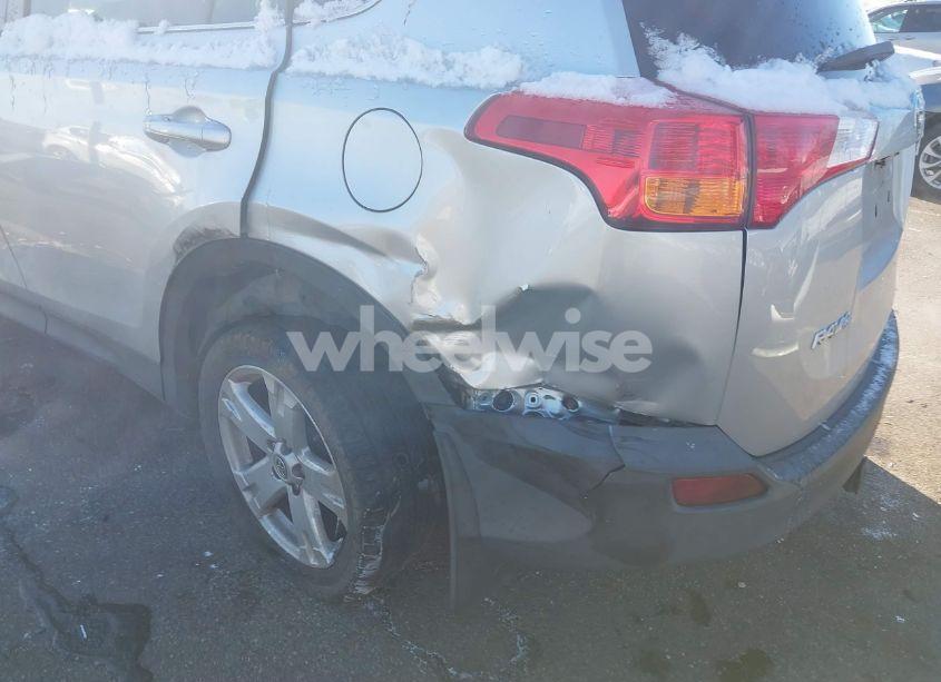 Photo 6 of 2015 Toyota Rav4 LE (VIN 2T3BFREV4FW264634)