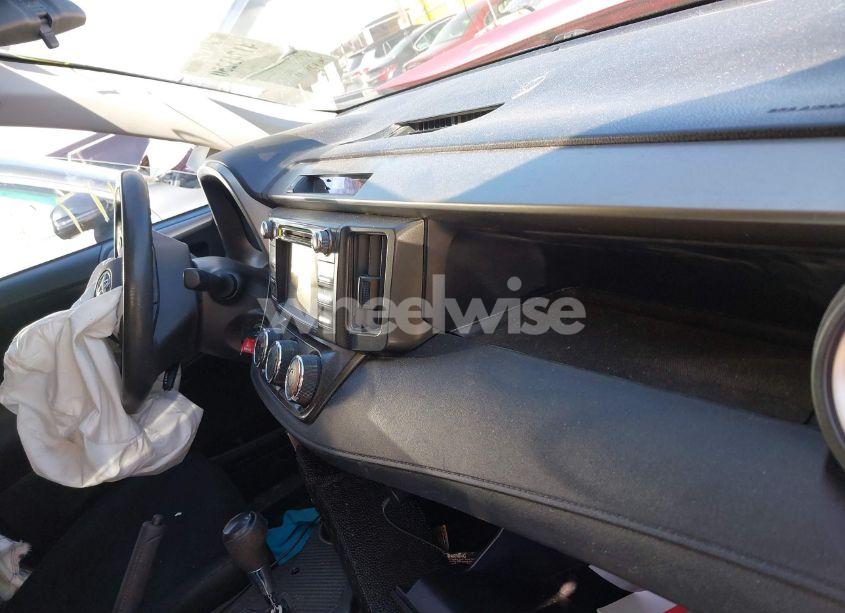 Photo 5 of 2015 Toyota Rav4 LE (VIN 2T3BFREV4FW332365)