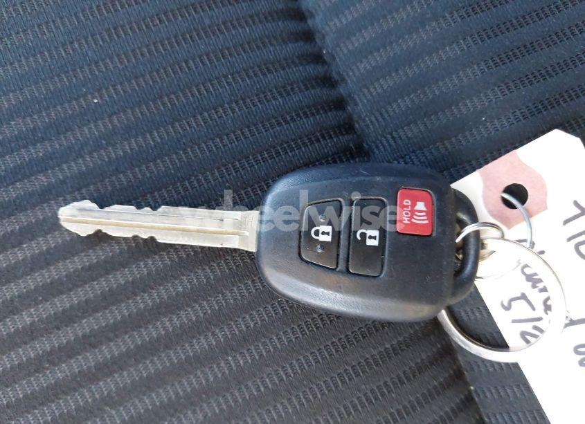 Photo 11 of 2015 Toyota Rav4 LE (VIN 2T3BFREV4FW386345)