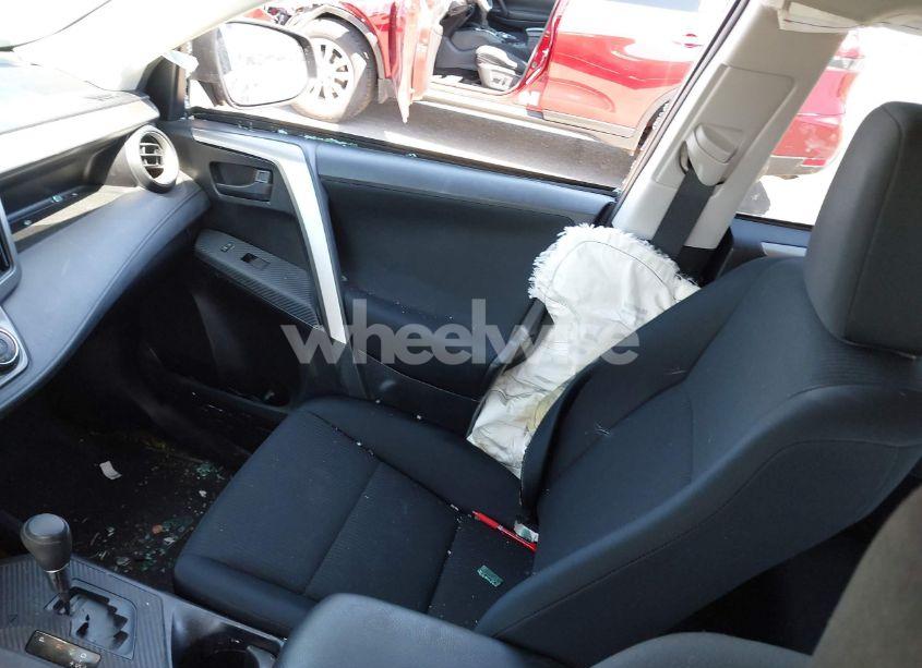 Photo 5 of 2015 Toyota Rav4 LE (VIN 2T3BFREV4FW386345)