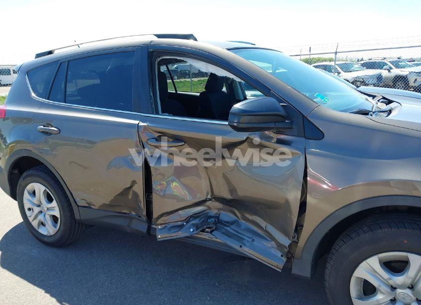 Photo 6 of 2015 Toyota Rav4 LE (VIN 2T3BFREV4FW386345)