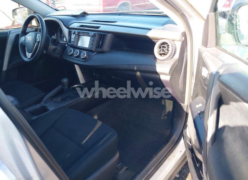 Photo 5 of 2016 Toyota Rav4 LE (VIN 2T3BFREV4GW462275)