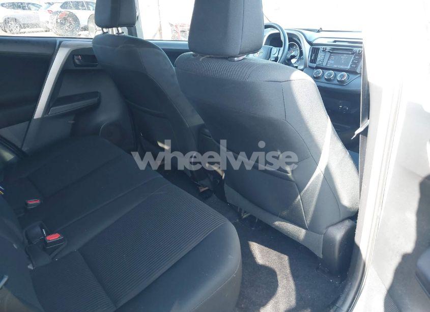 Photo 8 of 2016 Toyota Rav4 LE (VIN 2T3BFREV4GW462275)