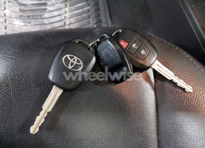 Photo 11 of 2016 Toyota Rav4 LE (VIN 2T3BFREV4GW504850)