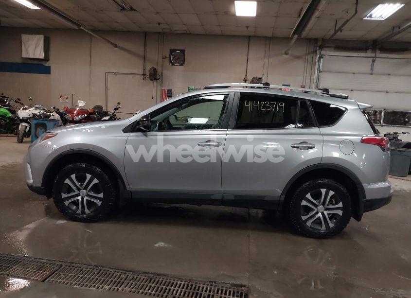Photo 14 of 2016 Toyota Rav4 LE (VIN 2T3BFREV4GW504850)
