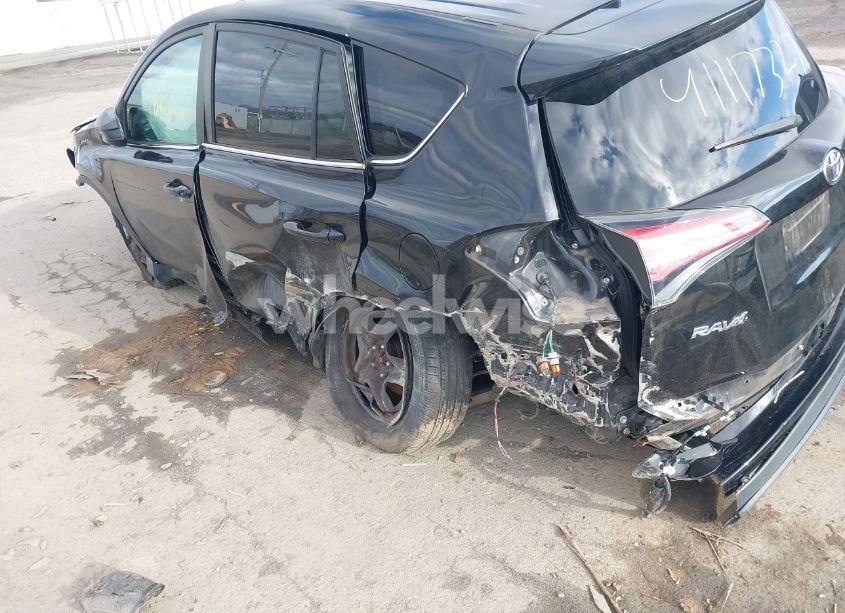 Photo 6 of 2017 Toyota Rav4 LE (VIN 2T3BFREV4HW693968)