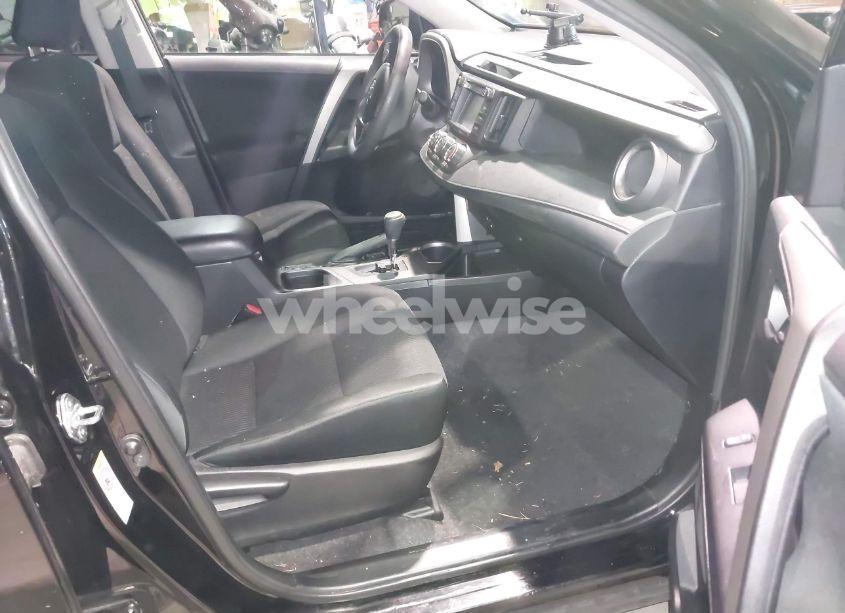 Photo 5 of 2018 Toyota Rav4 LE (VIN 2T3BFREV4JW735707)