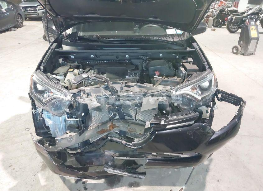 Photo 6 of 2018 Toyota Rav4 LE (VIN 2T3BFREV4JW735707)