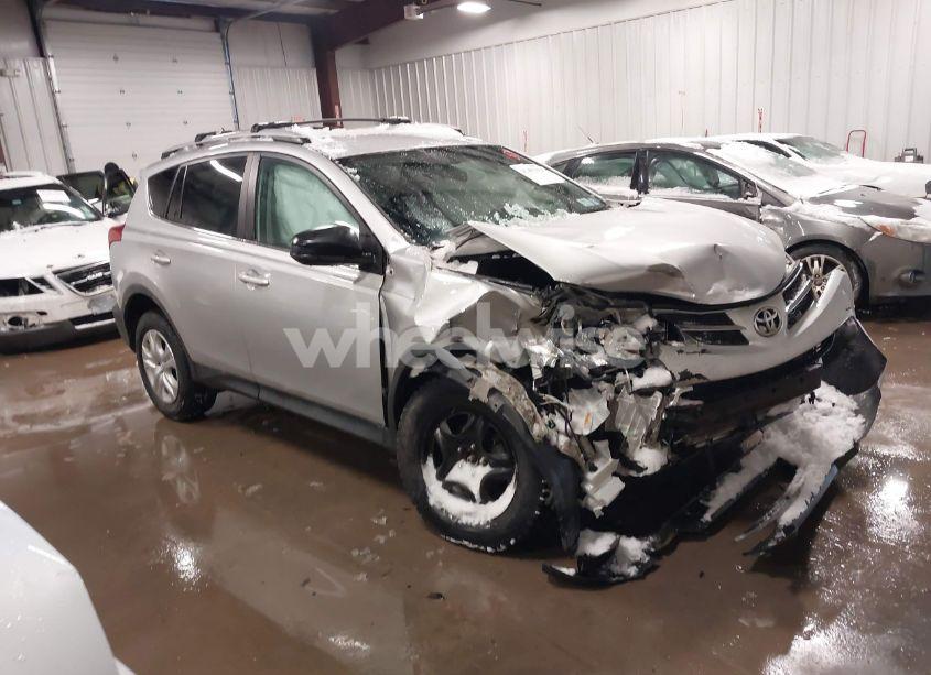 2015 Toyota Rav4 LE (VIN 2T3BFREV5FW230539) main photo