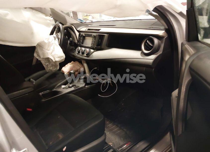 Photo 5 of 2015 Toyota Rav4 LE (VIN 2T3BFREV5FW230539)