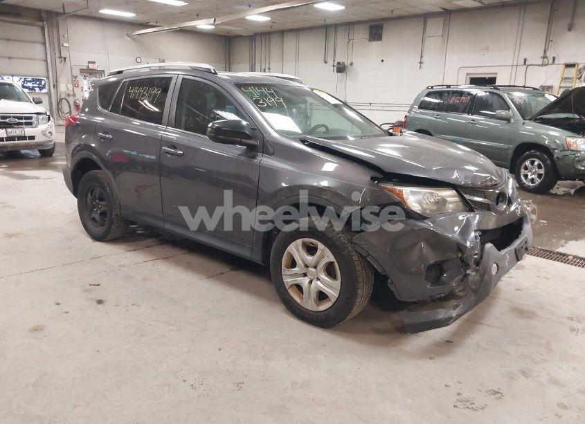 2015 Toyota Rav4 LE (VIN 2T3BFREV5FW305546) main photo