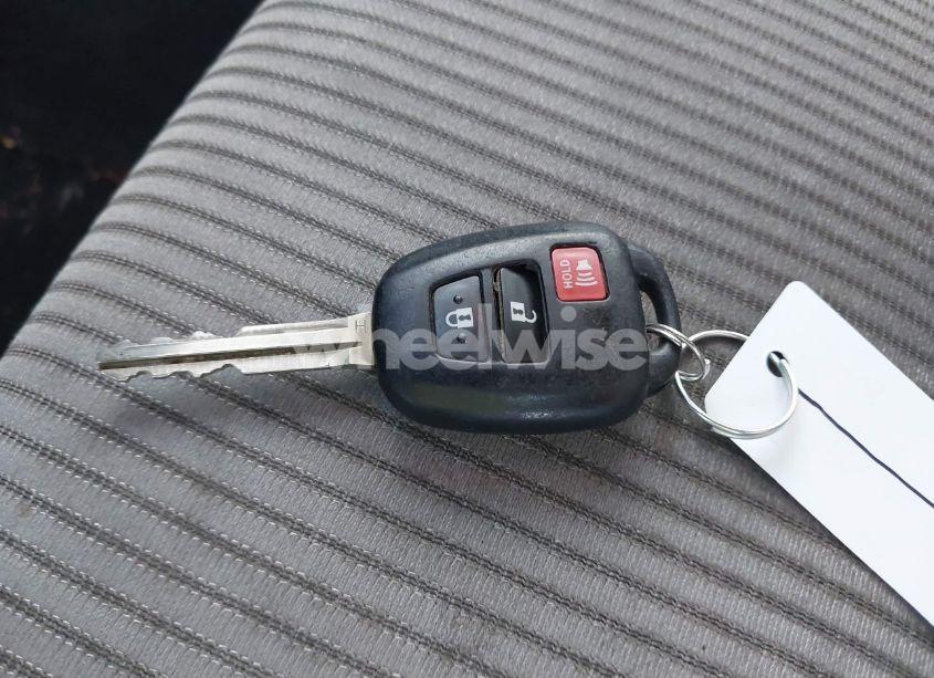 Photo 11 of 2015 Toyota Rav4 LE (VIN 2T3BFREV5FW356867)