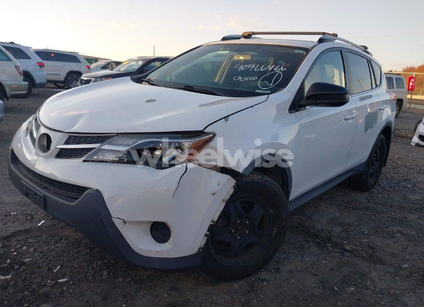Photo 2 of 2015 Toyota Rav4 LE (VIN 2T3BFREV5FW356867)