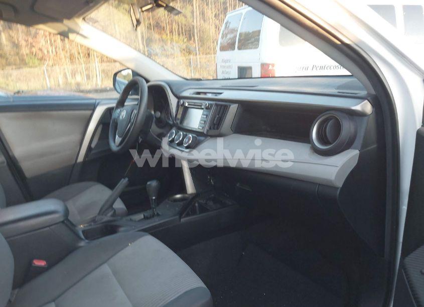 Photo 5 of 2015 Toyota Rav4 LE (VIN 2T3BFREV5FW356867)