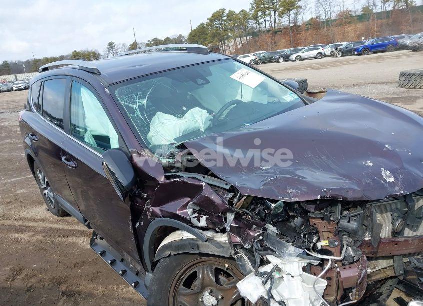 2017 Toyota Rav4 LE (VIN 2T3BFREV5HW560409) main photo