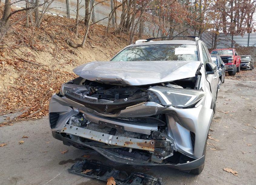 Photo 6 of 2017 Toyota Rav4 LE (VIN 2T3BFREV5HW648845)