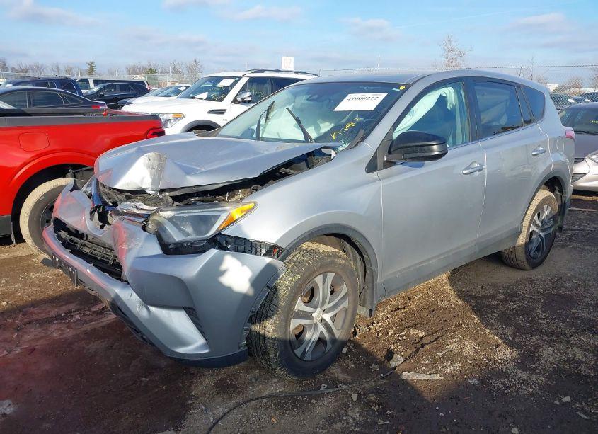 Photo 2 of 2018 Toyota Rav4 LE (VIN 2T3BFREV5JW771177)