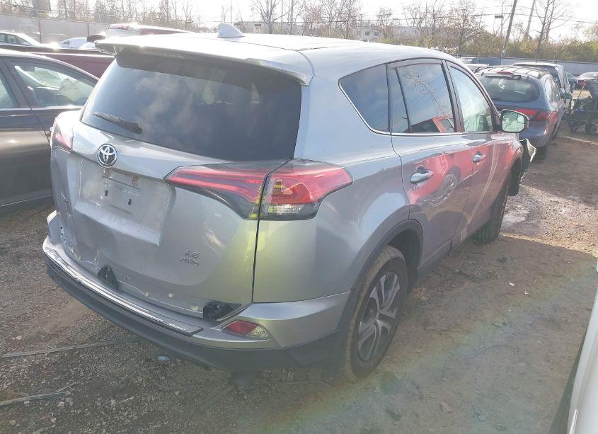 Photo 4 of 2018 Toyota Rav4 LE (VIN 2T3BFREV5JW771177)