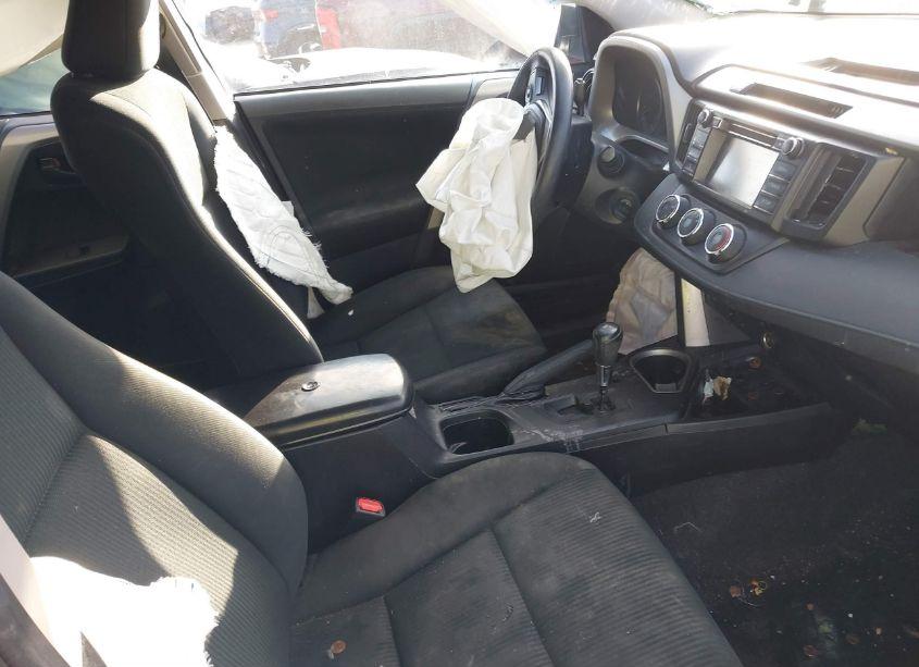 Photo 5 of 2018 Toyota Rav4 LE (VIN 2T3BFREV5JW771177)