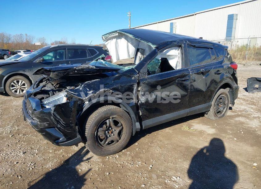 Photo 2 of 2018 Toyota Rav4 LE (VIN 2T3BFREV5JW789517)