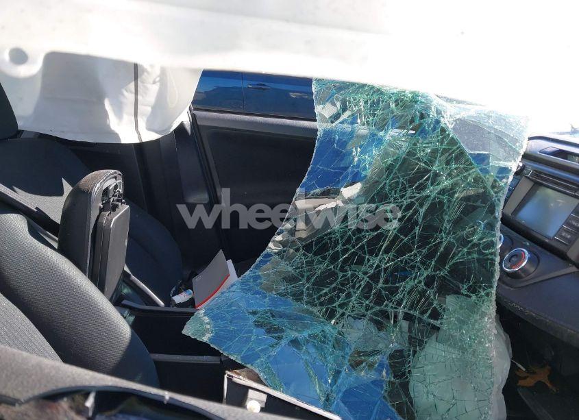 Photo 5 of 2018 Toyota Rav4 LE (VIN 2T3BFREV5JW789517)