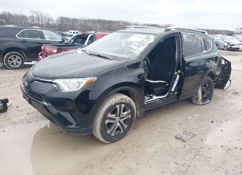 Photo 2 of 2018 Toyota Rav4 LE (VIN 2T3BFREV5JW857492)