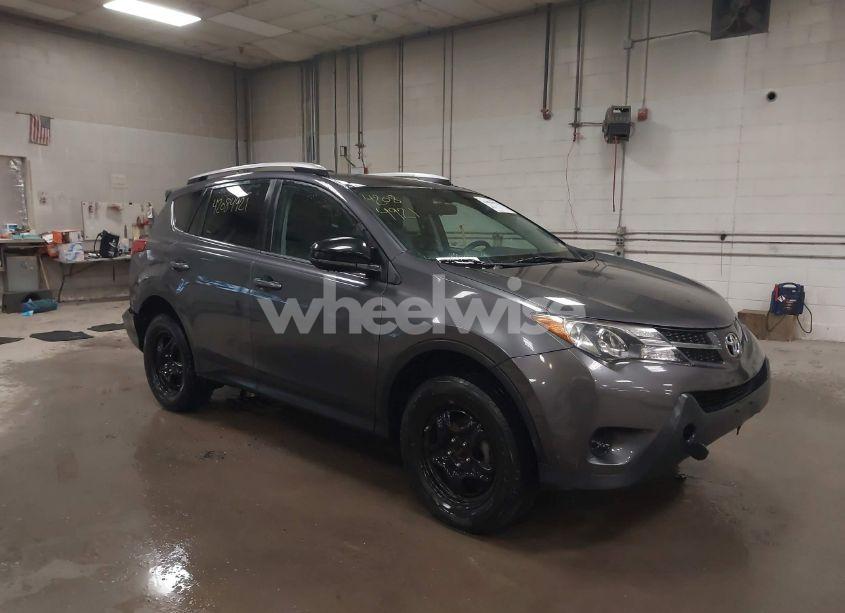 2015 Toyota Rav4 LE (VIN 2T3BFREV6FW240674) main photo