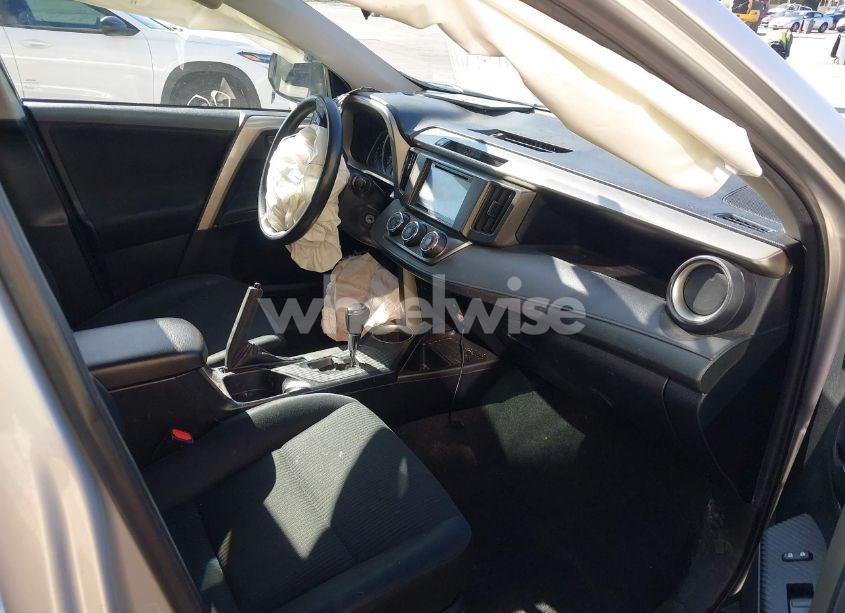 Photo 5 of 2015 Toyota Rav4 LE (VIN 2T3BFREV6FW262450)