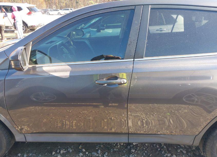 Photo 14 of 2015 Toyota Rav4 LE (VIN 2T3BFREV6FW344646)