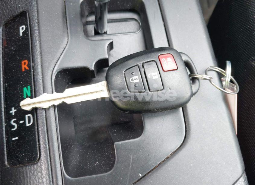 Photo 11 of 2016 Toyota Rav4 LE (VIN 2T3BFREV6GW516014)