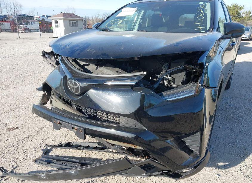 Photo 18 of 2018 Toyota Rav4 LE (VIN 2T3BFREV6JW698255)