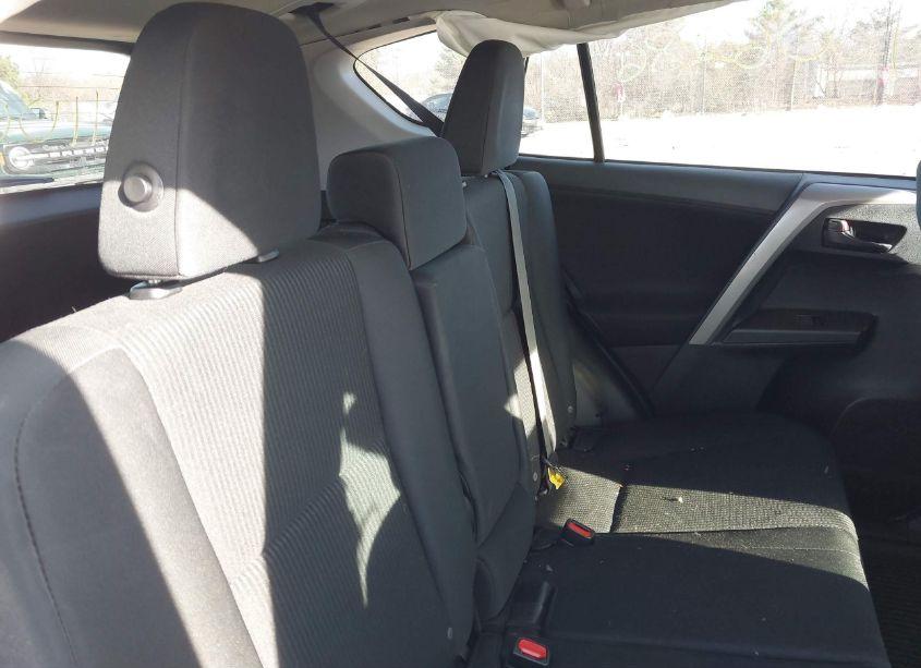 Photo 21 of 2018 Toyota Rav4 LE (VIN 2T3BFREV6JW698255)