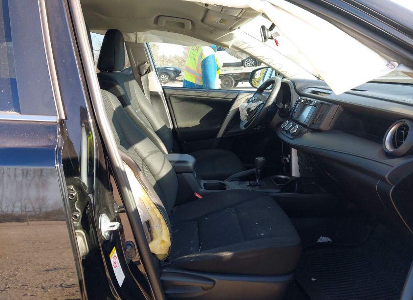 Photo 5 of 2018 Toyota Rav4 LE (VIN 2T3BFREV6JW698255)